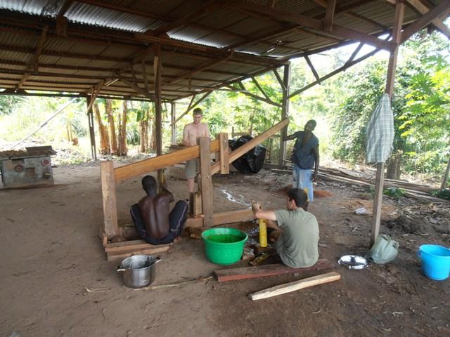 équipement pour la production de briquettes de sciure de bois à la maison