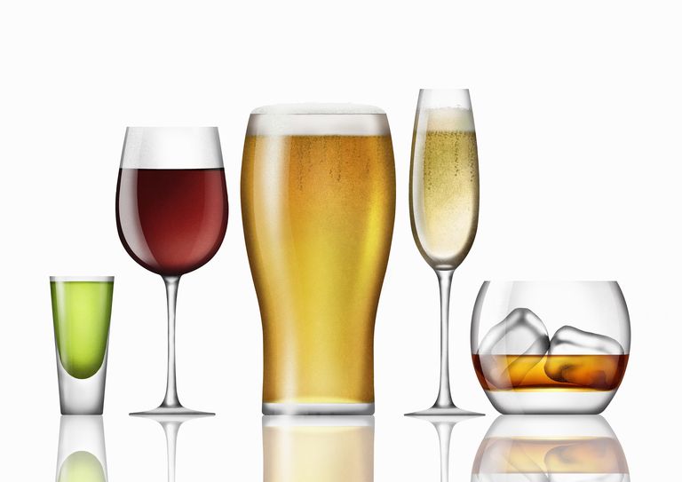 Gläser mit Alkohol