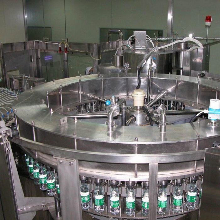 Apparate zur Herstellung von destilliertem Wasser