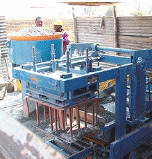 machine pour la production de blocs de silicate de gaz