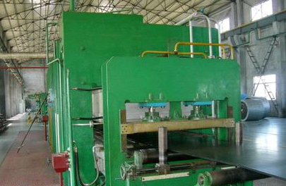 apparatuur voor de productie van rubbergranulaat