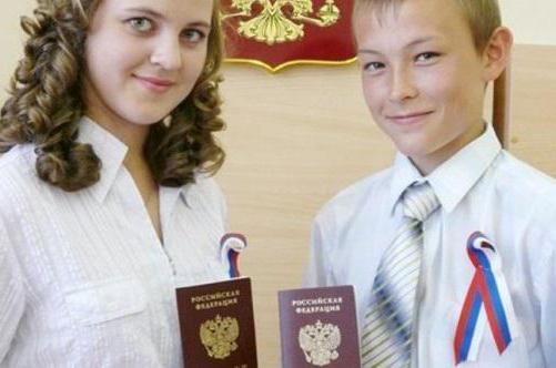 obține un pașaport la 14 ani