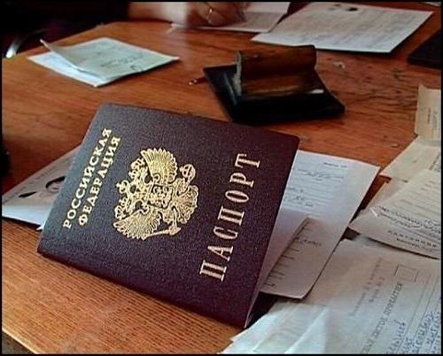 14 éves korig kap útlevelet, amire szüksége van