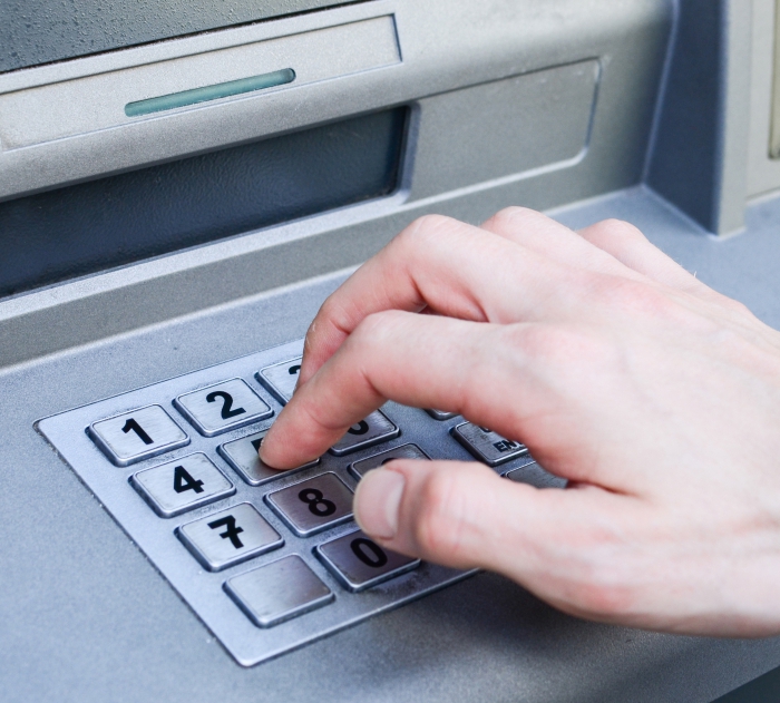 Hogyan lehet megtudni egy Sberbank kártya folyószámláját ATM-en keresztül?