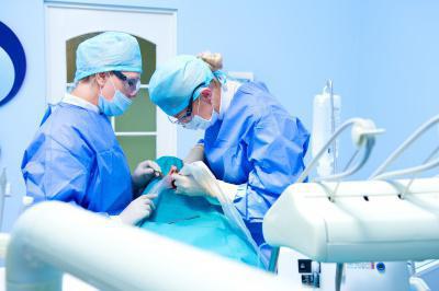 arbetsbeskrivning av en tandläkekirurg på en klinik
