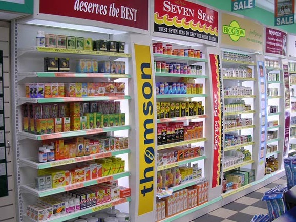kapcsolódó termékek egy gyógyszertárban