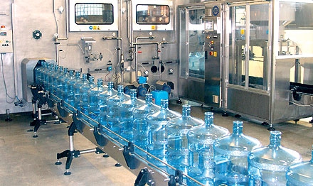 Produktion von Wasser in Flaschen