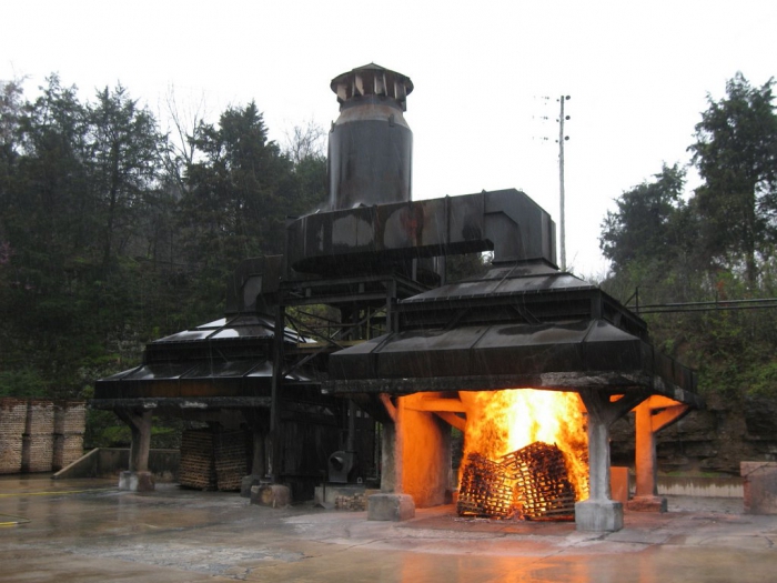 Holzkohleöfen für die Produktion