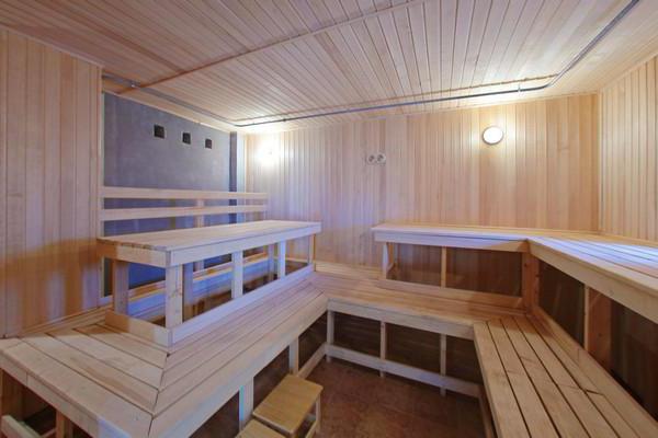 Openbare baden in het district Primorsky in St. Petersburg