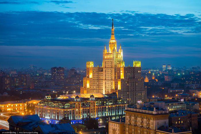 sju stalinistiska skyskrapor i Moskva