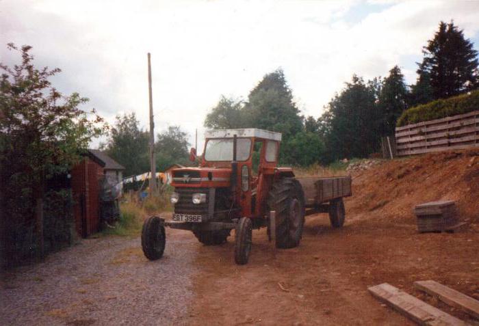 kolový traktor