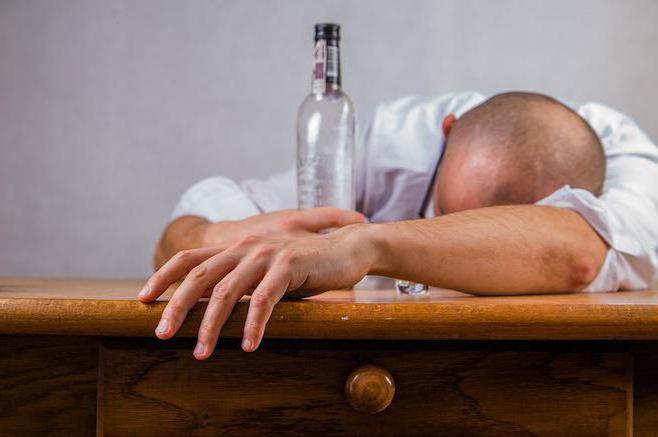 hur man skiljer förfalskad alkohol