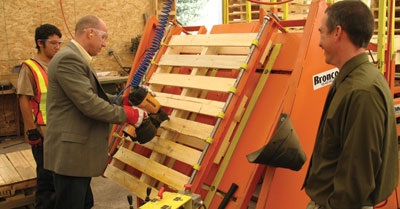 apparatuur voor de productie van pallets