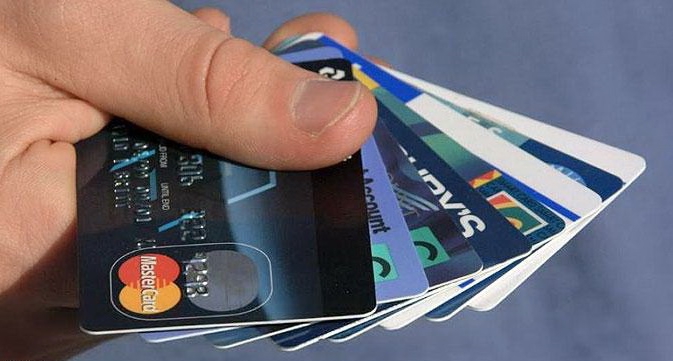 card de credit descoperit