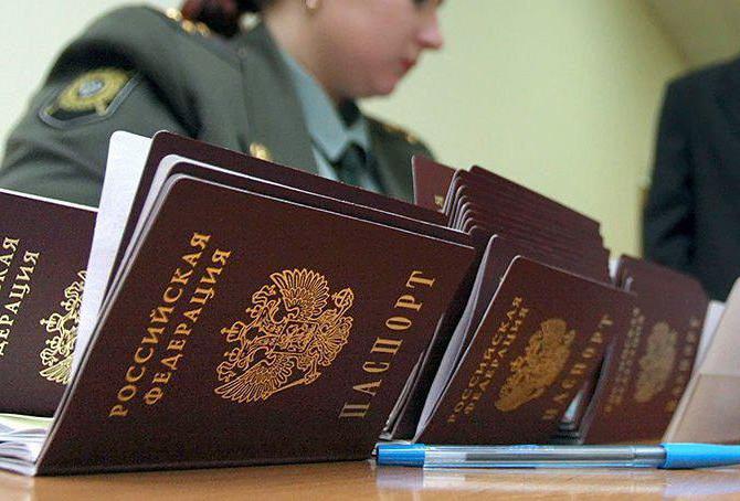 Är en medborgare skyldig att bära ett pass med sig i Moskva?