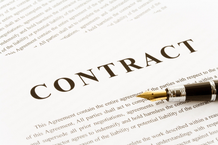 vad är skillnaden mellan ett kontrakt och ett kontrakt för juridiska personer
