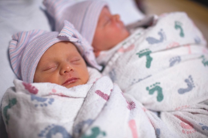 الأطفال حديثي الولادة في صورة المستشفى