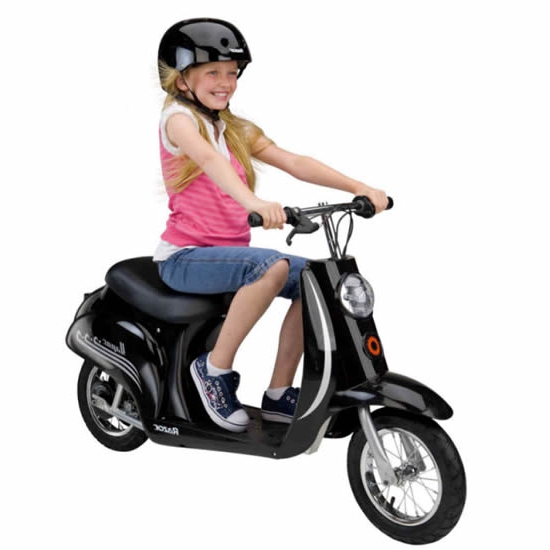 Vous pouvez rouler ensemble sur un scooter