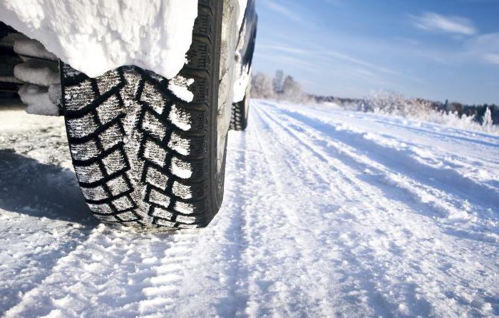 bien pour conduire des pneus d'hiver sans crampons
