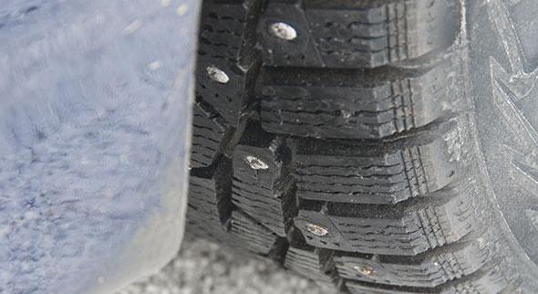quelle est la peine pour conduire en hiver sur des pneus d'hiver sans crampons