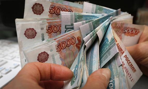 plat v rublech