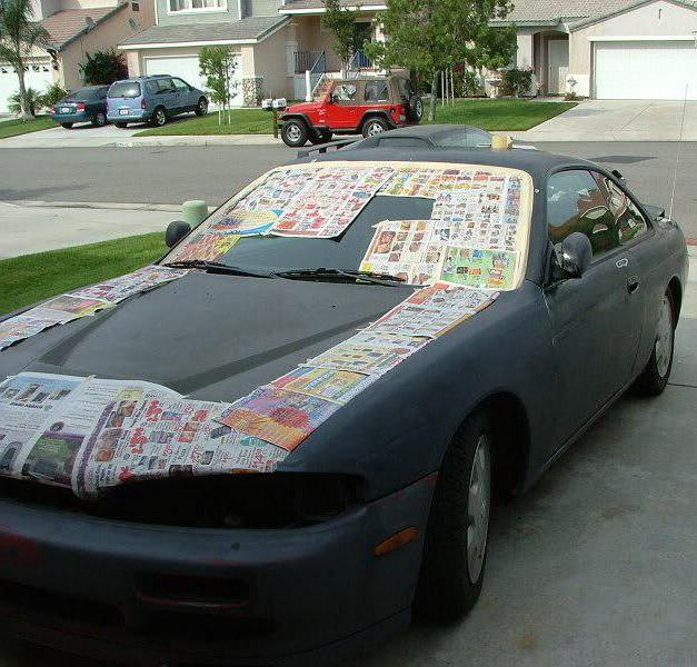 een auto schilderen met voor- en nadelen van vloeibaar rubber