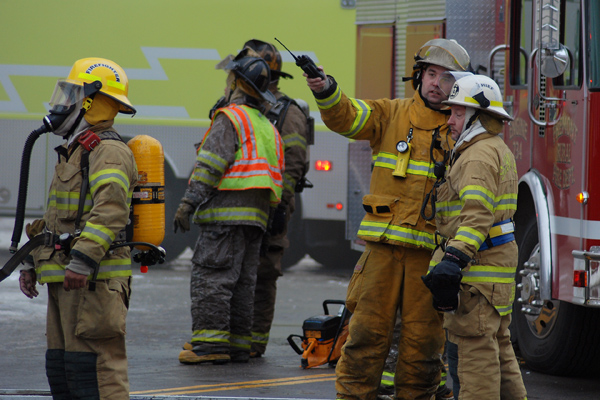 Einsatzkräfte und Ausrüstung im Brandfall managen