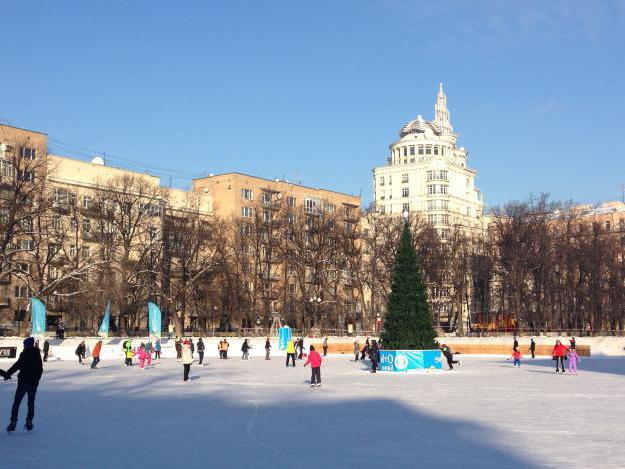 offene freie Eisbahnen in Moskau