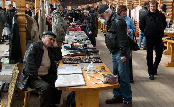 piața de vechituri la Moscova