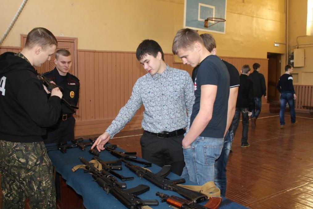 Juridiska högskolestudenter i Ivanovo