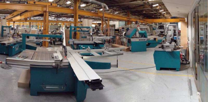 Машината за производство на дървени европрозорци
