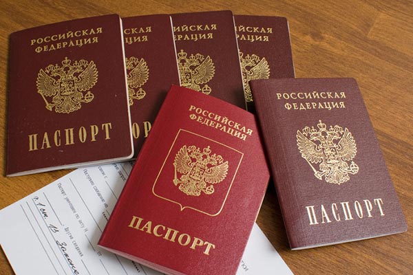 De procedure voor het verkrijgen van een paspoort in 14 jaar