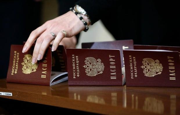 Wat is de deadline voor het verkrijgen van een paspoort in 14 jaar