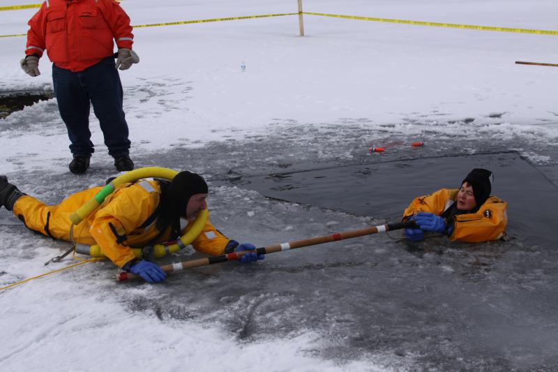 sicurezza sul ghiaccio per i bambini