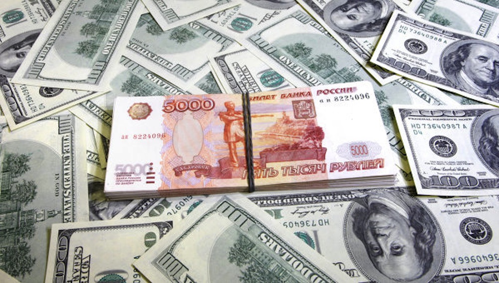 Vad stöds av rubeln och dollarn?