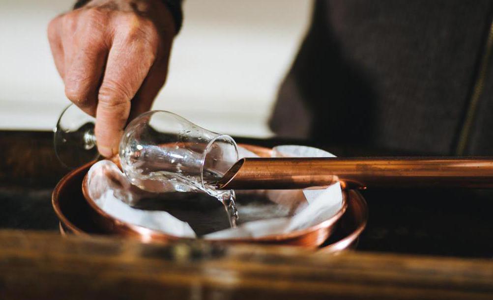 Destillation av cognacvinmaterial