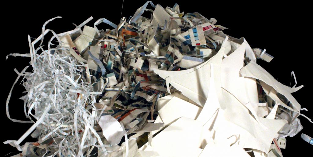 papírový odpad z úřadů a škol