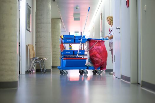 das durchschnittliche Gehalt einer Krankenschwester in einem Krankenhaus