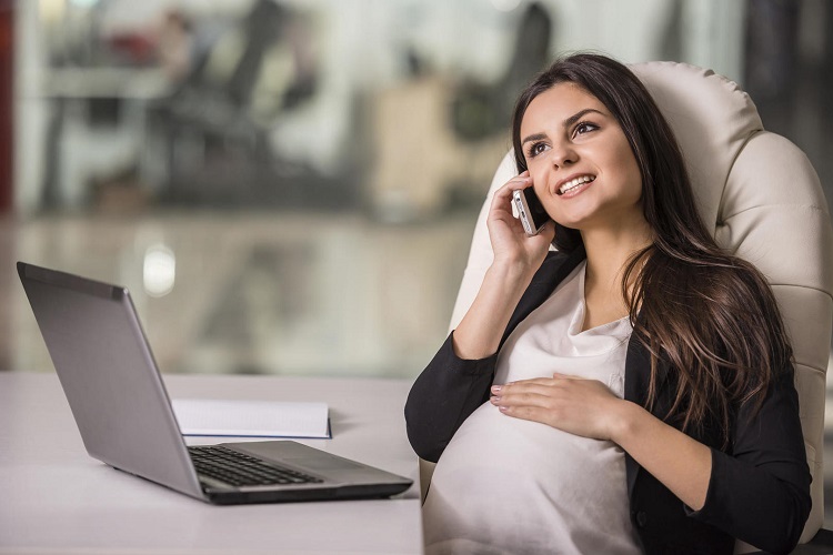 Těhotenství v práci má své výhody